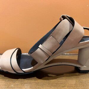 Calvin Klein women's designer sandals sz 37